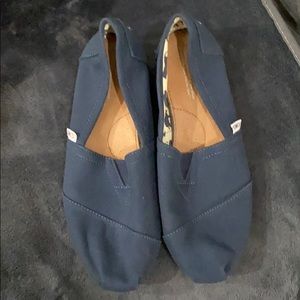 Men’s TOMS Slip Ons (Used) 3 times
